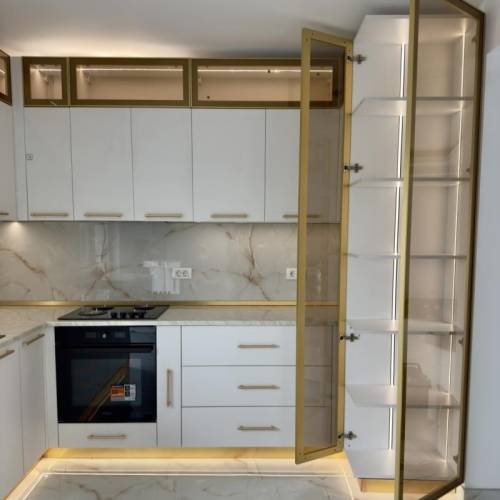 bucatarie alba sticla bond romania	