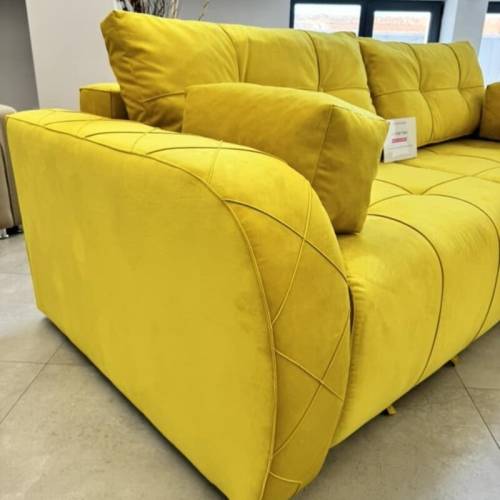 Canapea tapitata cu material premium galben