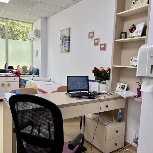 Mobilier cu spatii de depozitare