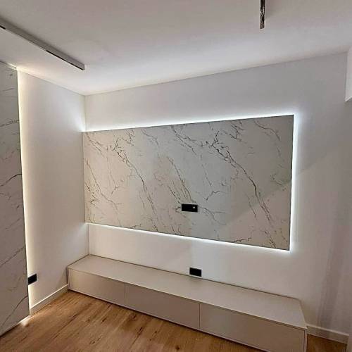 Panou cu LED pentru montarea televizorului