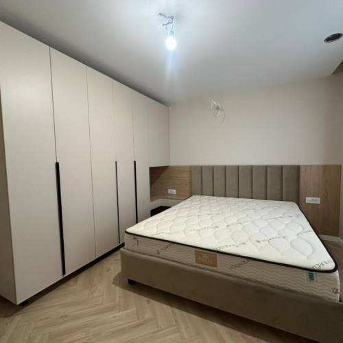 pat cu tablie crem bond romania