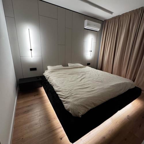 Pat tapițat cu material premium si led bond romania